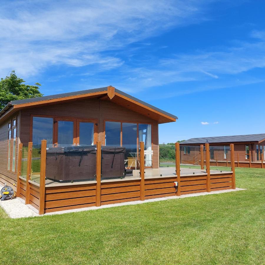 Luxury Family Beechwood Lodge With Hot Tub Lochwinnoch Kültér fotó