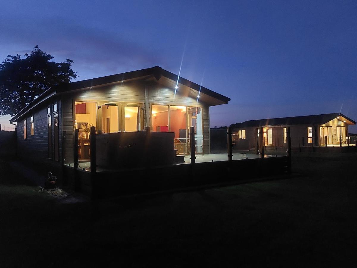 Luxury Family Beechwood Lodge With Hot Tub Lochwinnoch Kültér fotó