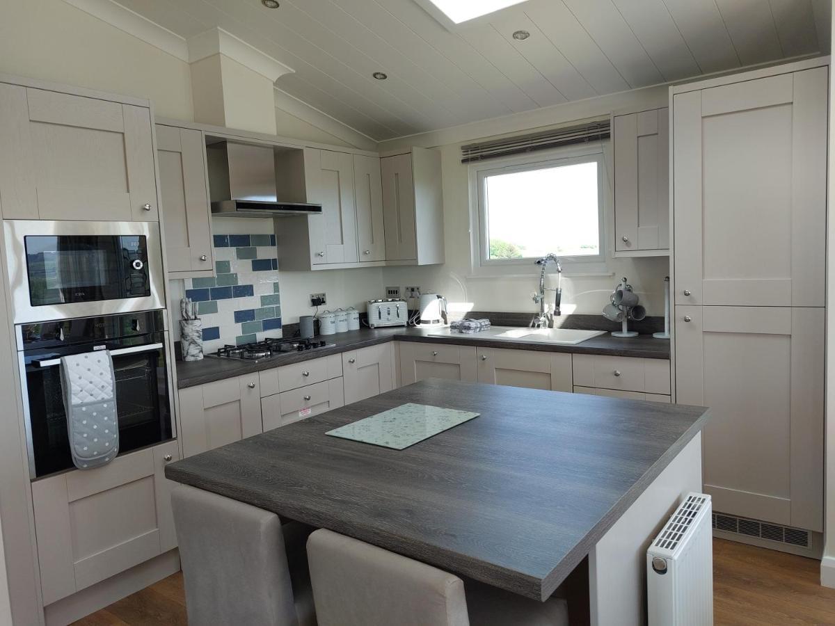 Luxury Family Beechwood Lodge With Hot Tub Lochwinnoch Kültér fotó