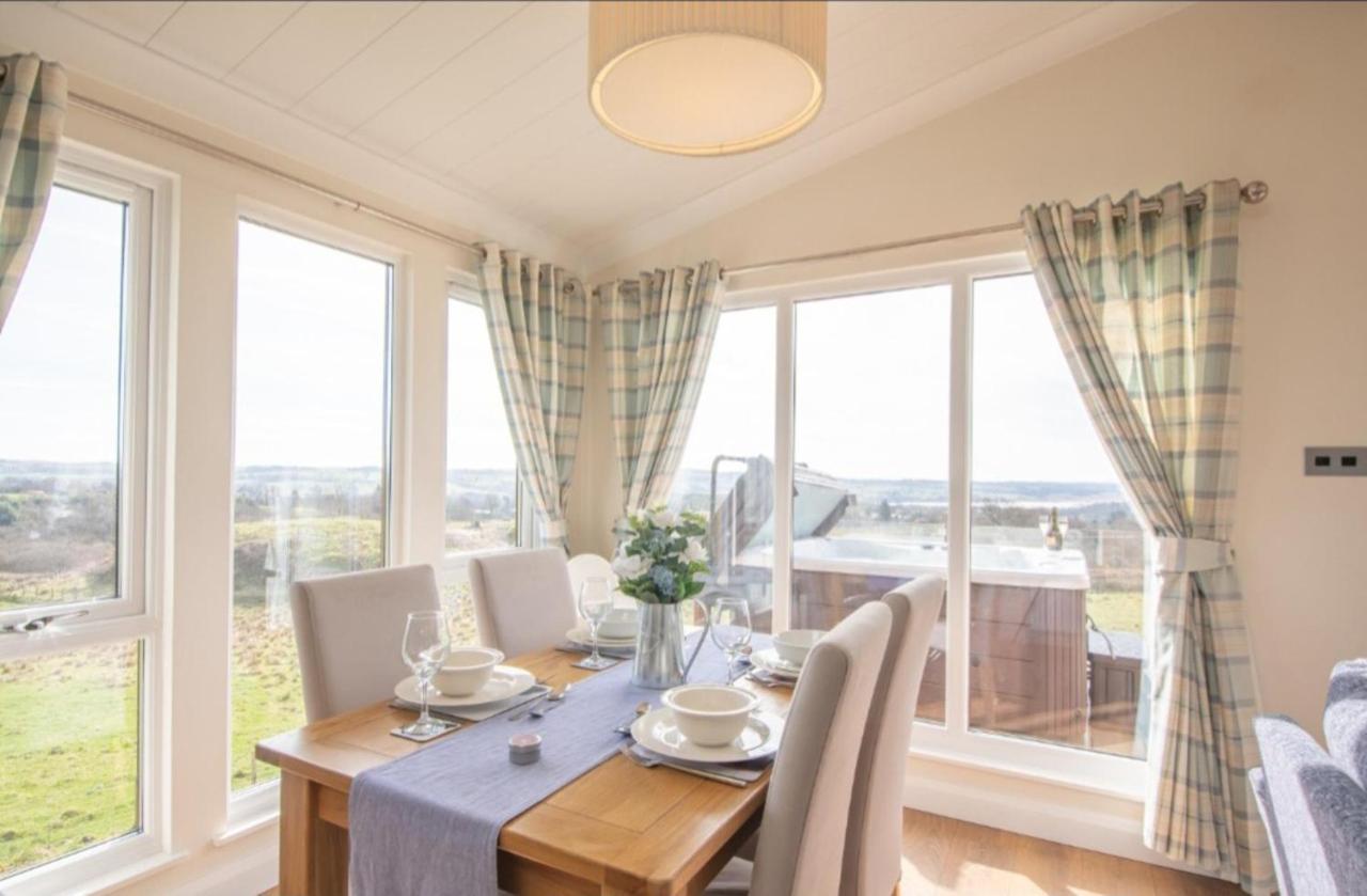 Luxury Family Beechwood Lodge With Hot Tub Lochwinnoch Kültér fotó