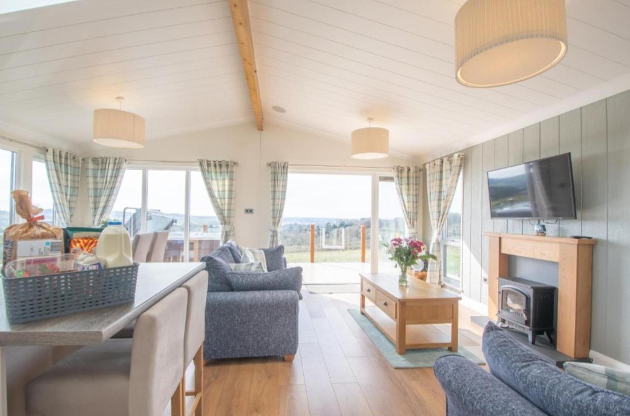 Luxury Family Beechwood Lodge With Hot Tub Lochwinnoch Kültér fotó