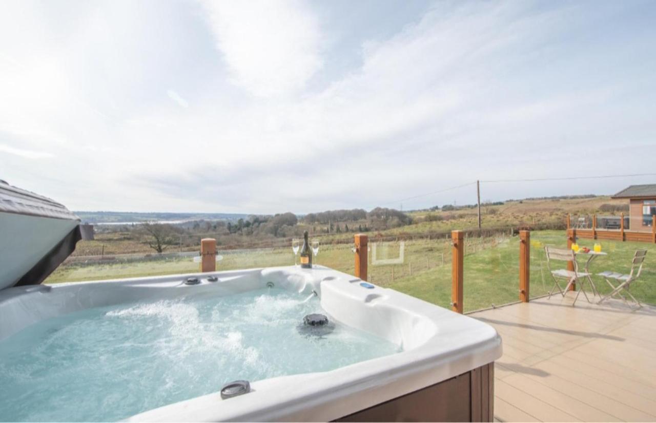 Luxury Family Beechwood Lodge With Hot Tub Lochwinnoch Kültér fotó