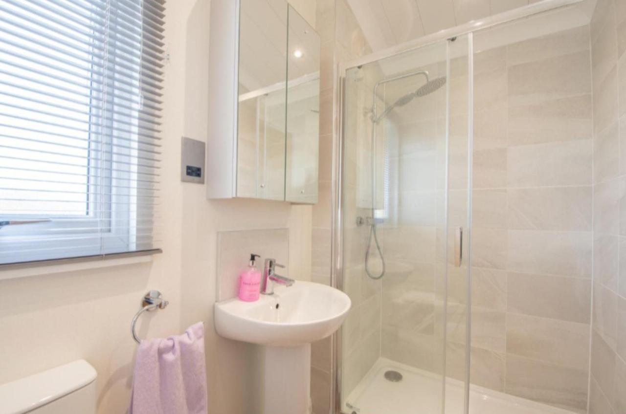 Luxury Family Beechwood Lodge With Hot Tub Lochwinnoch Kültér fotó