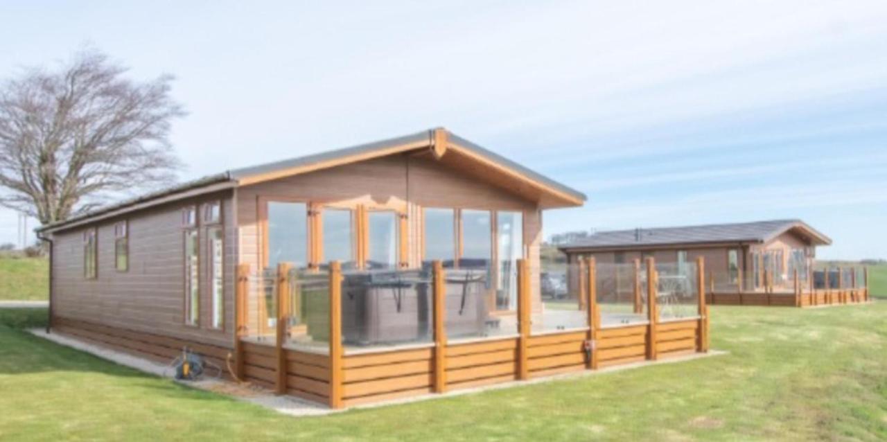 Luxury Family Beechwood Lodge With Hot Tub Lochwinnoch Kültér fotó