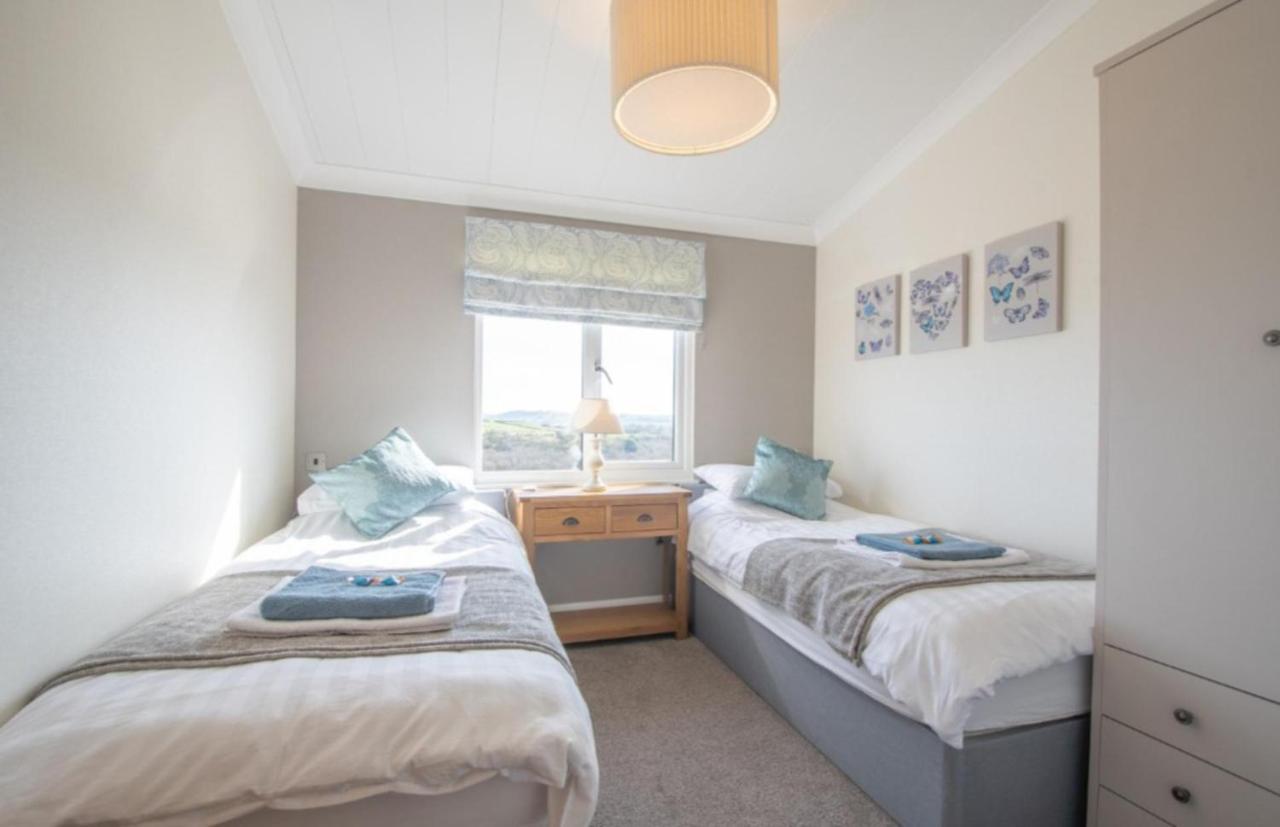 Luxury Family Beechwood Lodge With Hot Tub Lochwinnoch Kültér fotó